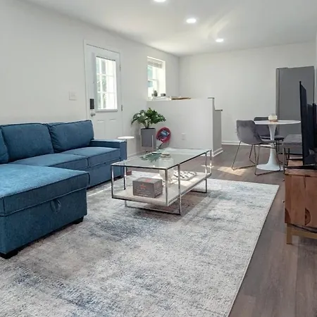 Garden Level Gem Of A 1Br Suite!
